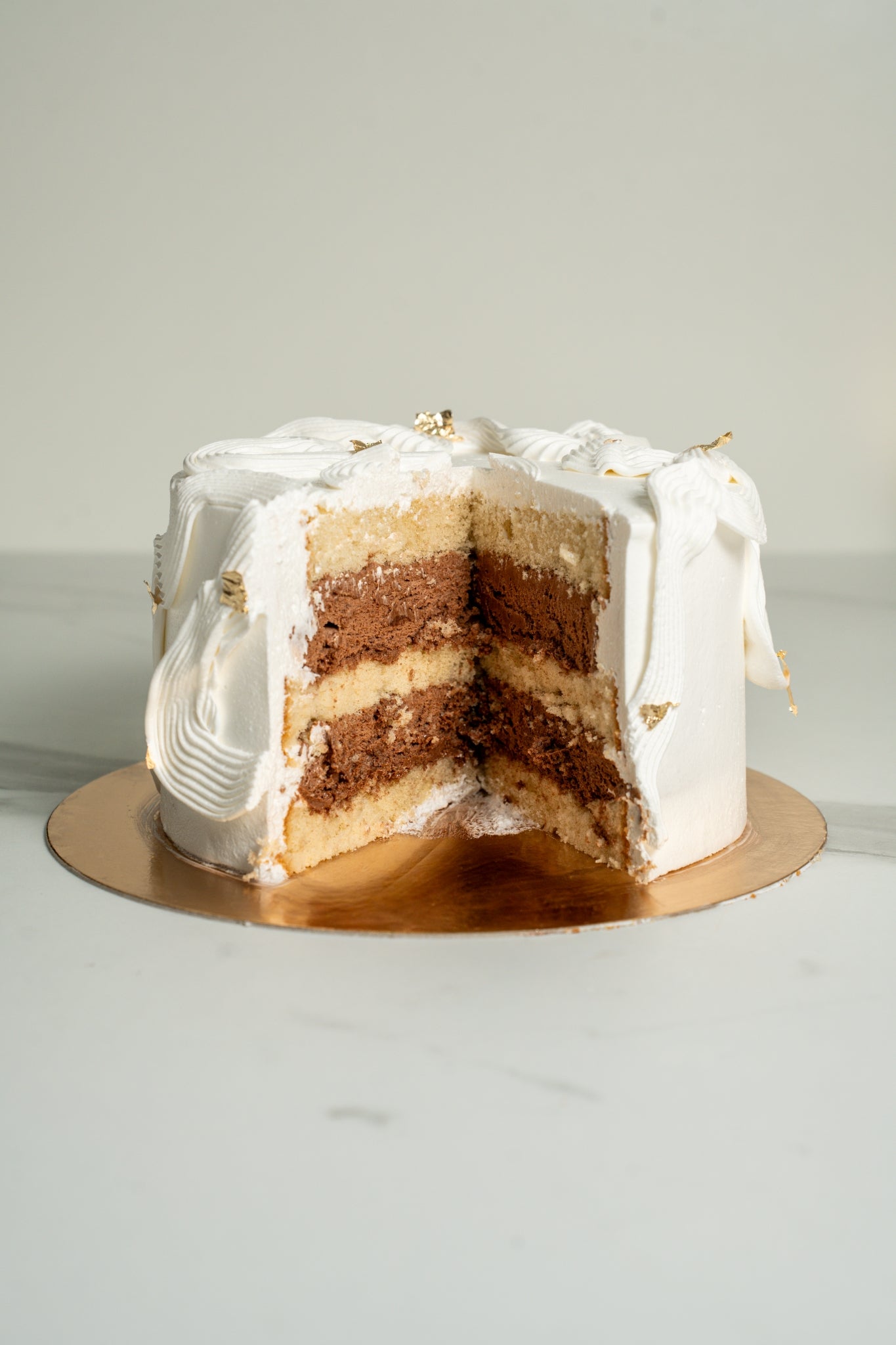 Le White & Gold